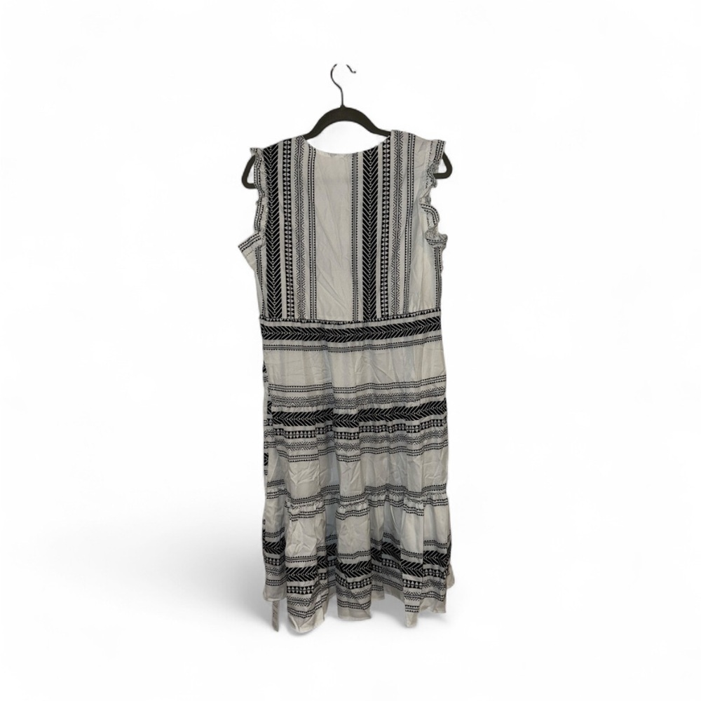 Cupshe Black and White Geometric Midi Dress - Picture 4 of 5